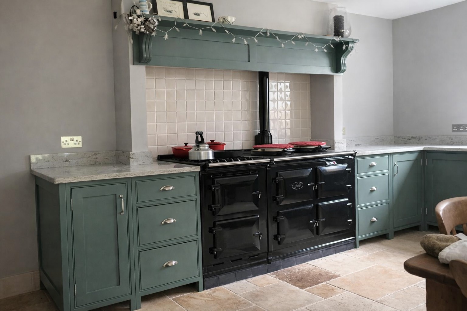 Bespoke Green Smoke Shaker Kitchen – Chorleywood